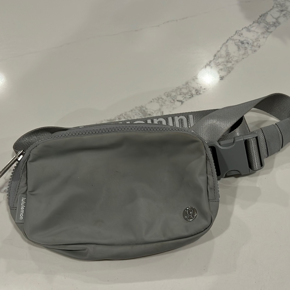 Lululemon Athletica Gray Belt Bag with Adjustable Strap